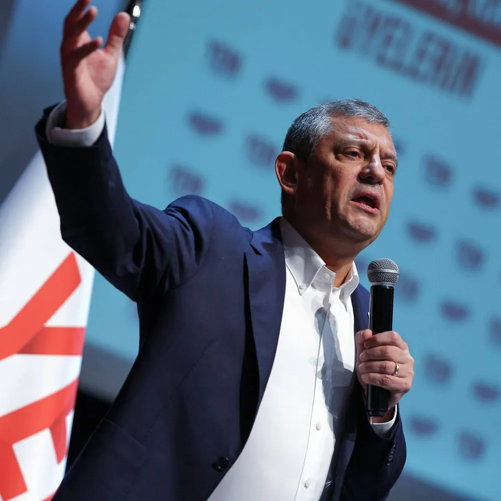 Özgür Özel’den Erdoğan’a Sert Eleştiri: “Sen Tam Göbeğindesin”