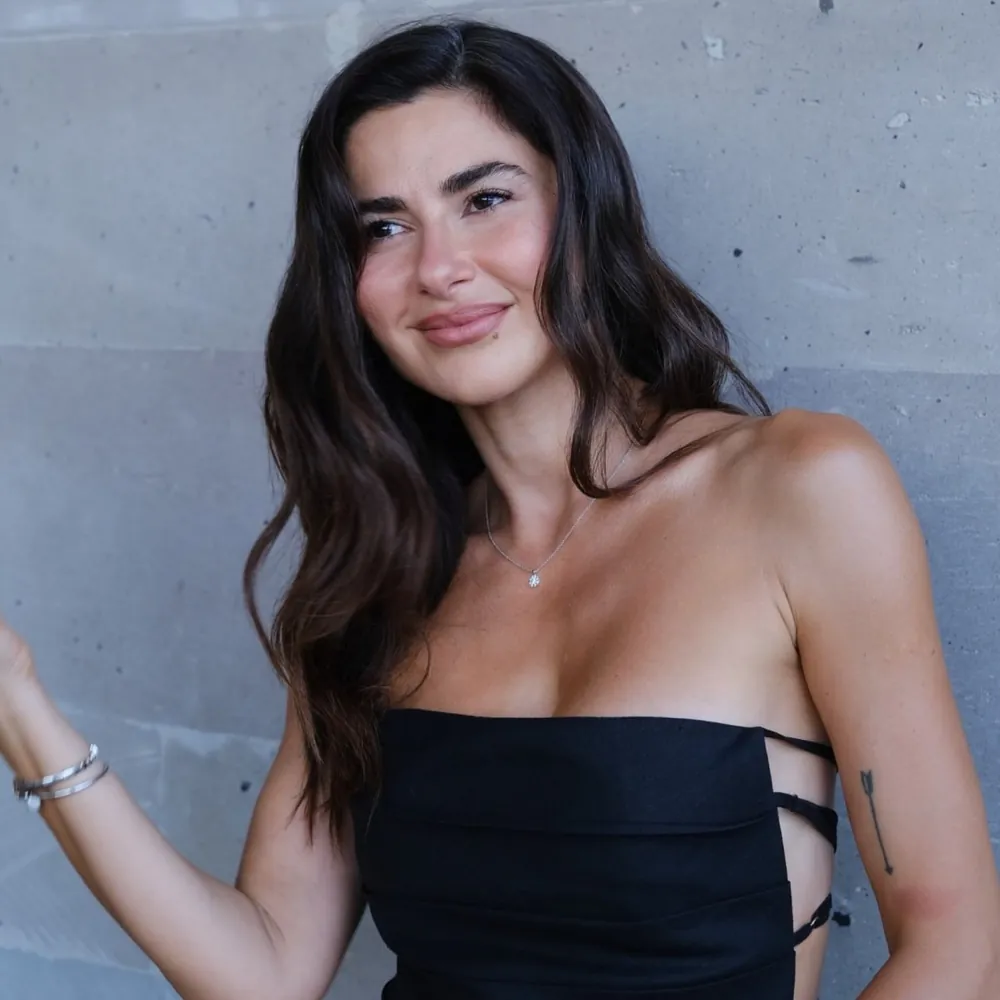 Nesrin Cavadzade Hakaret ve Tehditlere Karşı Tazminat Davası Açıyor