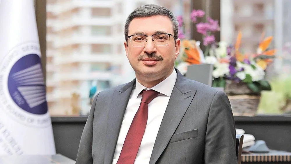 Kamu Standartları Denetim ve Standartları Kurulu Başkanı Görevden Alındı