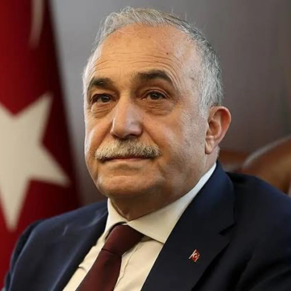 Ahmet Eşref Fakıbaba İYİ Parti’den ve Milletvekilliğinden İstifa Etti