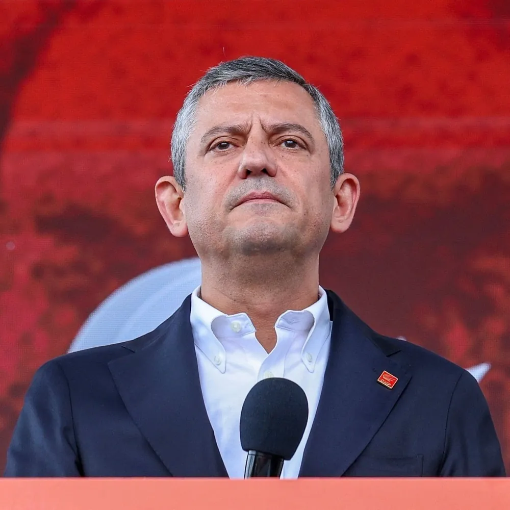 Büşra Özdemir AK Parti İddialarını Özgür Özel İle Görüşerek Yalanladı