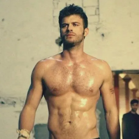 Kıvanç Tatlıtuğ Yeni Film Rolü İçin Fiziksel Değişim Geçirdi