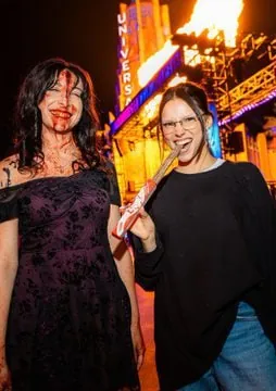 Inde Navarrette Kendi Karakteriyle Halloween Horror Nights’ta Buluştu