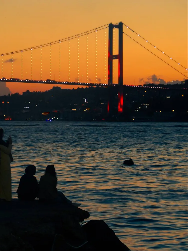 İstanbul Semalarında Gün Batımının Büyüleyici Manzarası